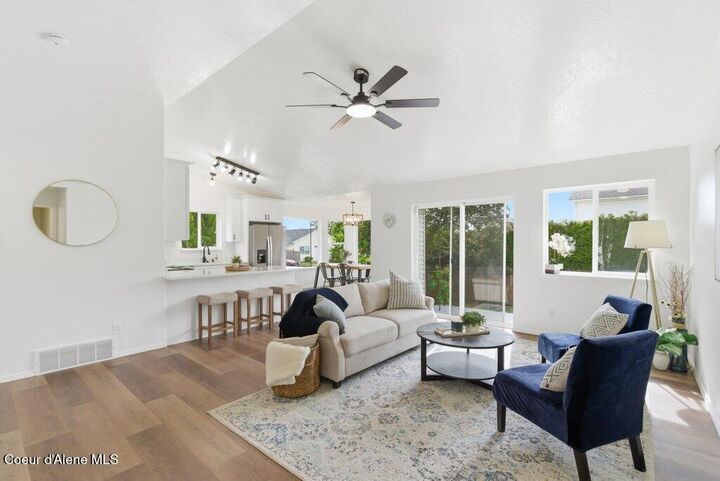 521 N Stephanie St after rehab, living room